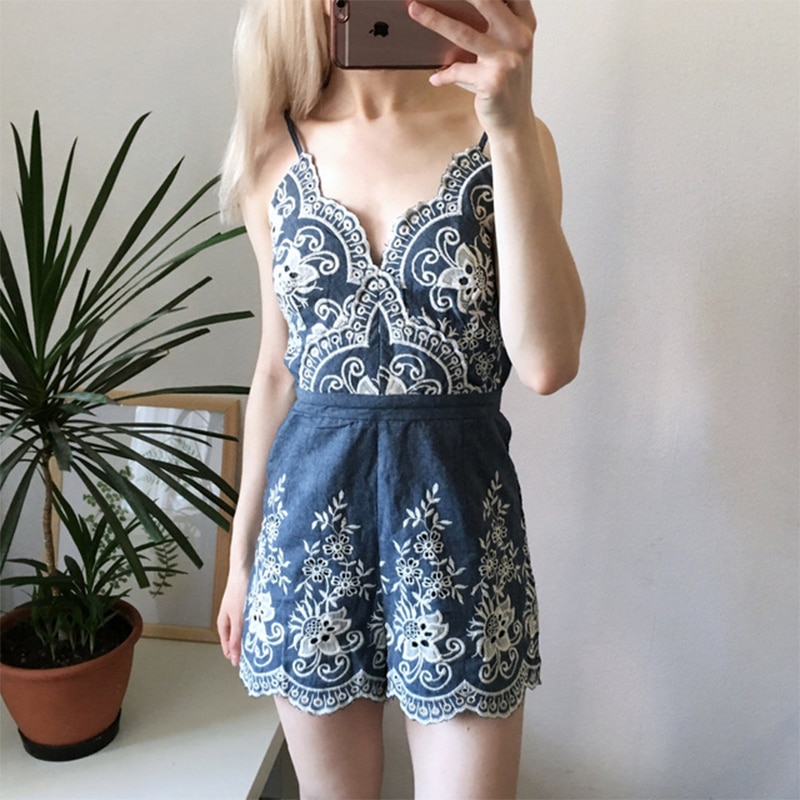 Simplee Pink Suspender Jumpsuit Shorts Casual V-neck Floral Cotton Embroidered Rompers Holiday Style High Waist Women's Jumpsuit
